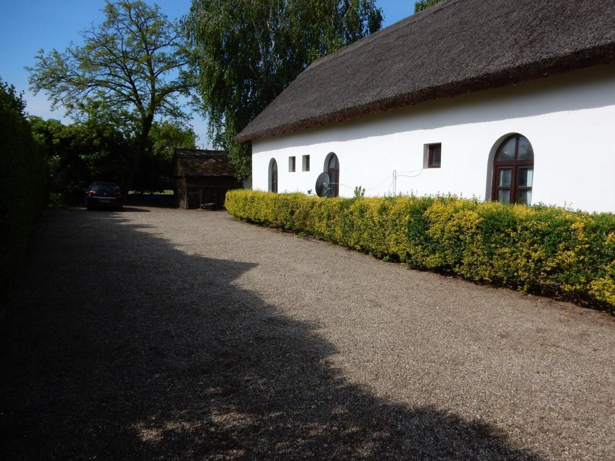 Herberg Tisza Tiszababolna Exterior photo