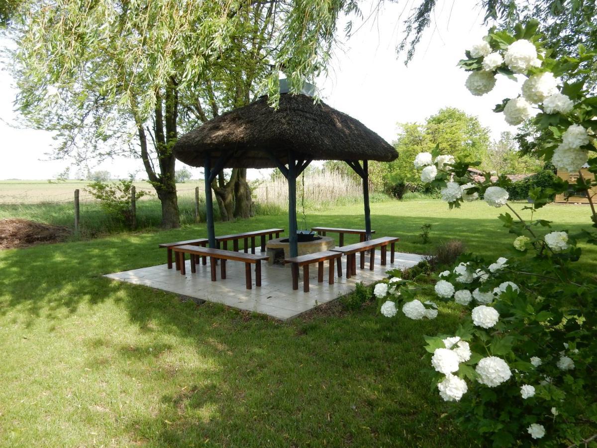Herberg Tisza Tiszababolna Exterior photo